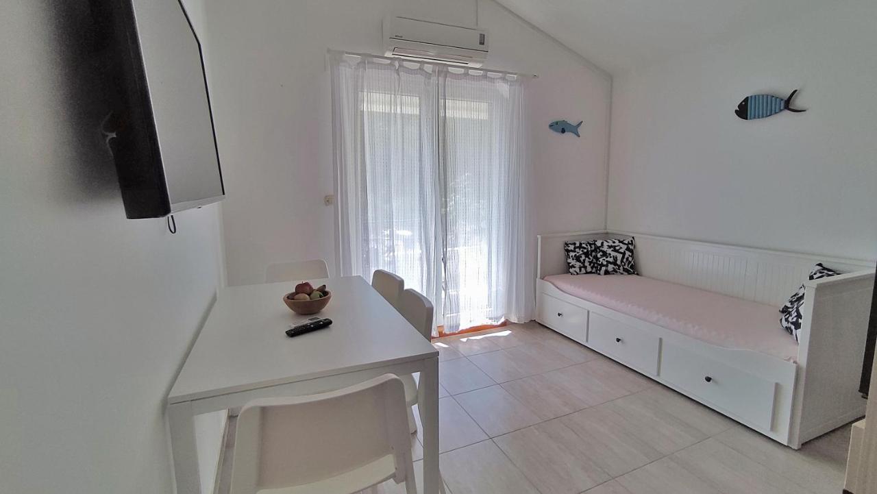 Apartmani Bodo Drvenik  Bagian luar foto