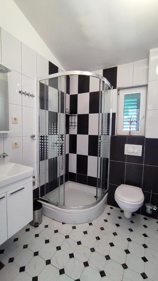 Apartmani Bodo Drvenik  Bagian luar foto